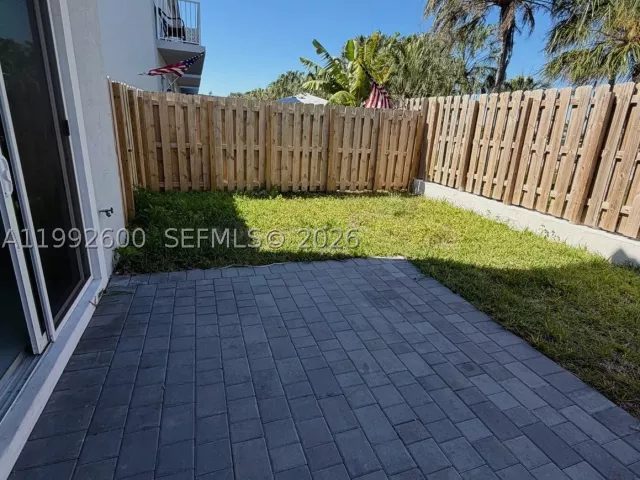 Продажа дома по адресу 679 SE 13th St Cir - фото 9102200