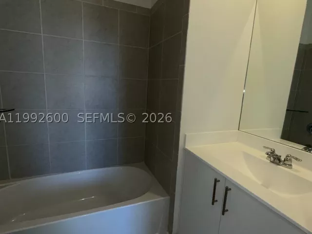 Продажа дома по адресу 679 SE 13th St Cir - фото 9102209