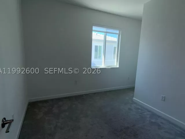 Продажа дома по адресу 679 SE 13th St Cir - фото 9102212