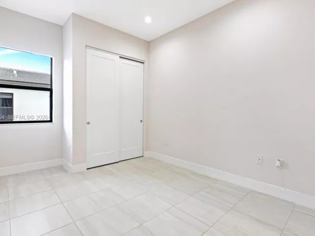 Дом в аренду по адресу 8225 NW 43rd St - фото 7545983