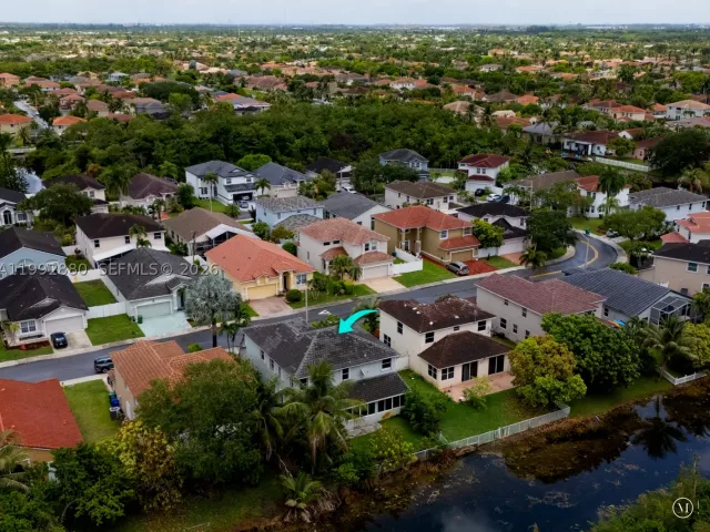 Продажа дома по адресу 1764 NW 166th Ave - фото 8980364