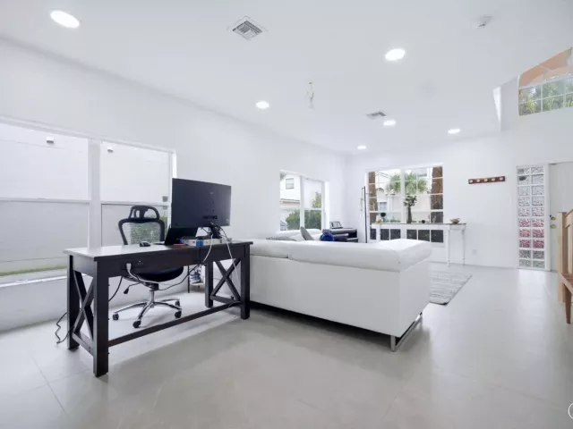 Продажа дома по адресу 7331 Panache Way - фото 9362203