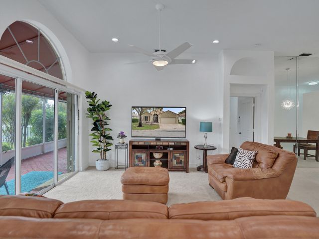 Продажа дома по адресу 600 NW 45th Avenue - фото 8130717