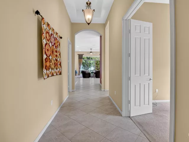 Продажа дома по адресу 9571 Isles Cay Drive - фото 8912083