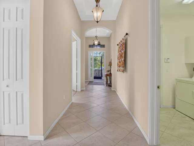 Продажа дома по адресу 9571 Isles Cay Drive - фото 8912084