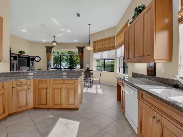 Продажа дома по адресу 9571 Isles Cay Drive - фото 8912089