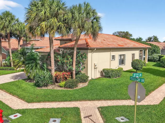 Продажа дома по адресу 9571 Isles Cay Drive - фото 8912078