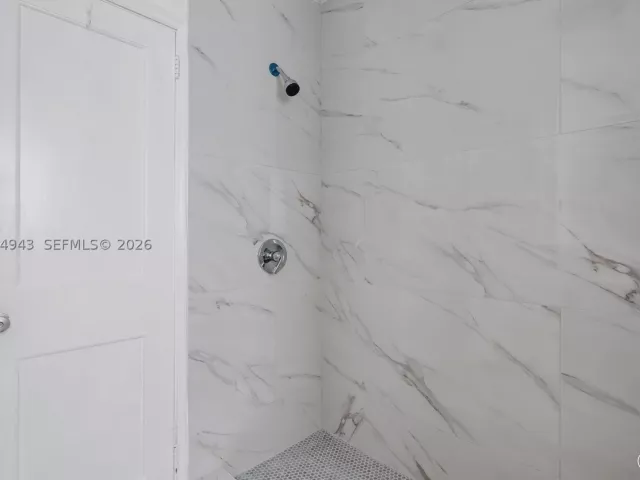 Продажа дома по адресу 511 NE 131st St - фото 9022116