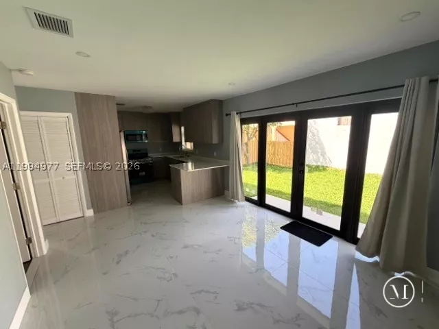 Продажа дома по адресу 644 NW 6th Ct - фото 9110651