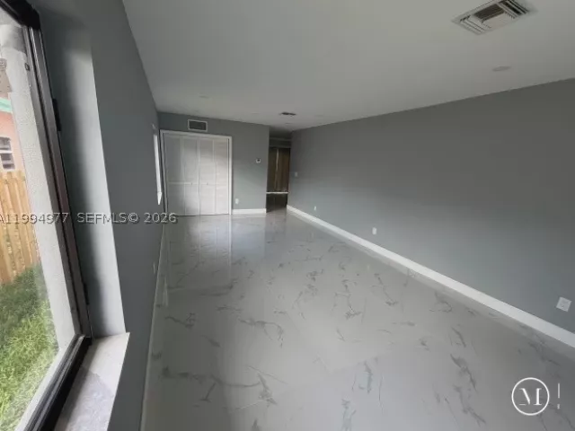 Продажа дома по адресу 644 NW 6th Ct - фото 9110662