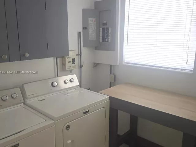 Продажа дома по адресу 9725 SW 15th St - фото 7562394