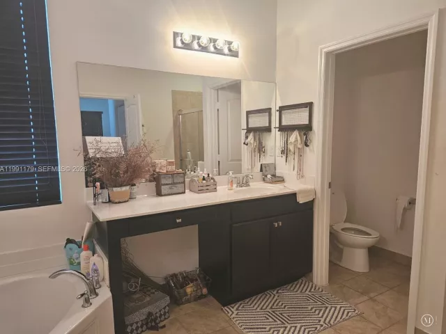 Продажа дома по адресу 4117 NE 21st St - фото 7566153