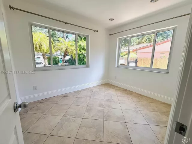 Дом в аренду по адресу 4190 Pamona Ave 0 - фото 7567146