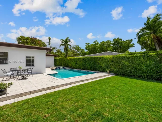 Продажа дома по адресу 1540 Urbino Ave - фото 7572488