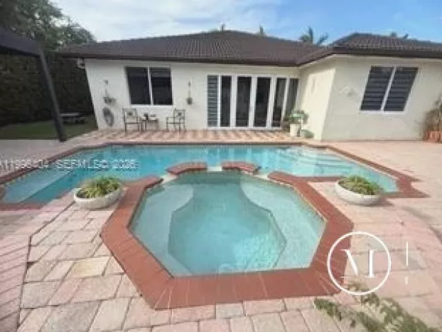 Дом в аренду по адресу 14382 SW 27th St 0 - фото 7567161