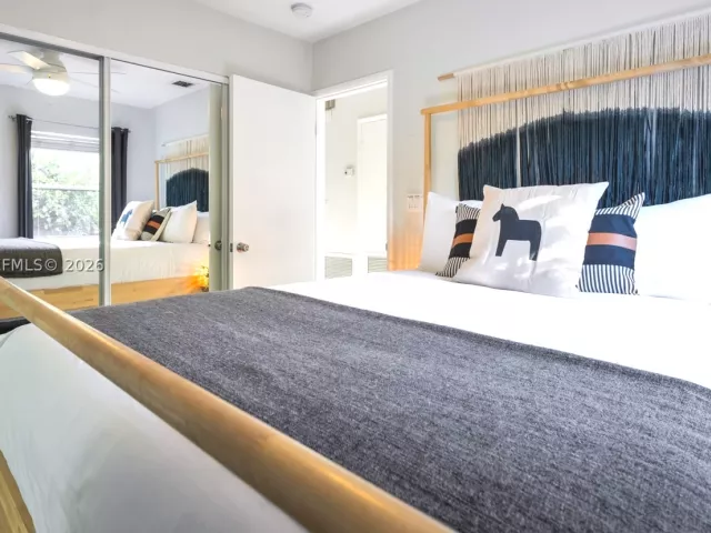 Продажа дома по адресу 201 NE 16th Ct - фото 9381765
