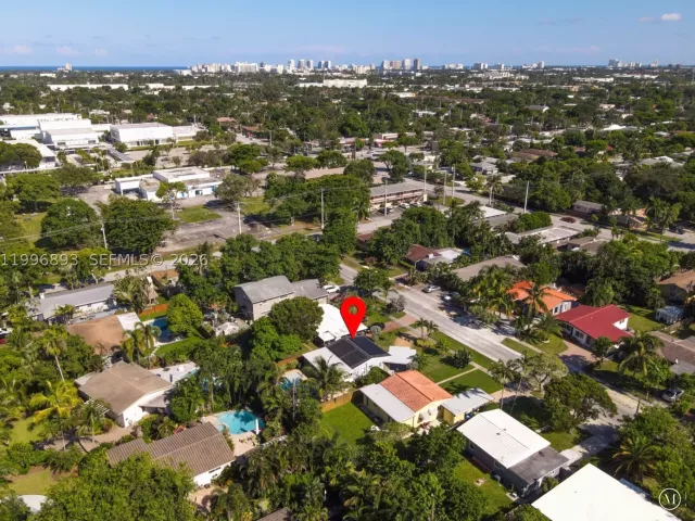 Продажа дома по адресу 201 NE 16th Ct - фото 9381792