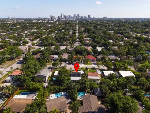 Продажа дома по адресу 201 NE 16th Ct - фото 9381793