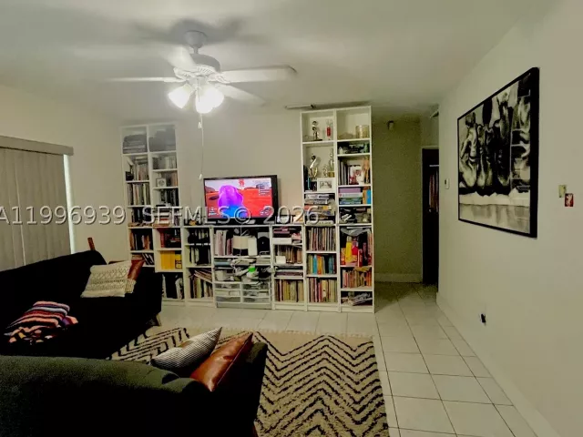 Продажа дома по адресу 2530 NW 152nd St - фото 9297488