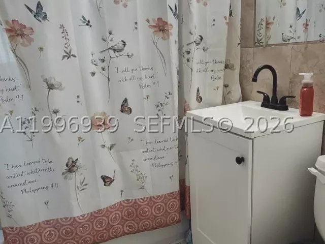Продажа дома по адресу 2530 NW 152nd St - фото 9297494