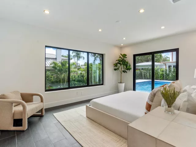 Продажа дома по адресу 1032 SE 13th Terrace - фото 8899939