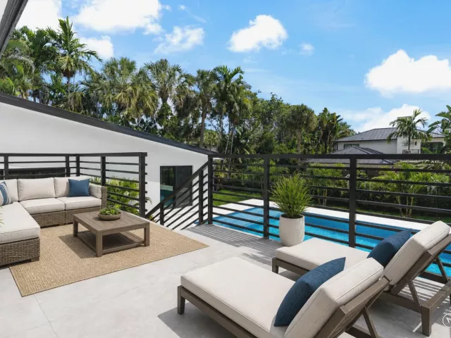 Продажа дома по адресу 1032 SE 13th Terrace - фото 8899940