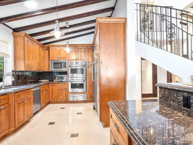 Дом в аренду по адресу 800 SW 12th - фото 7569852