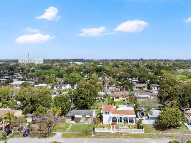 Продажа дома по адресу 1335 NW 129th St - фото 9325119
