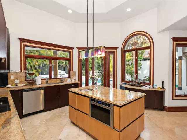 Продажа дома по адресу 1253 Sorolla Ave - фото 7572528