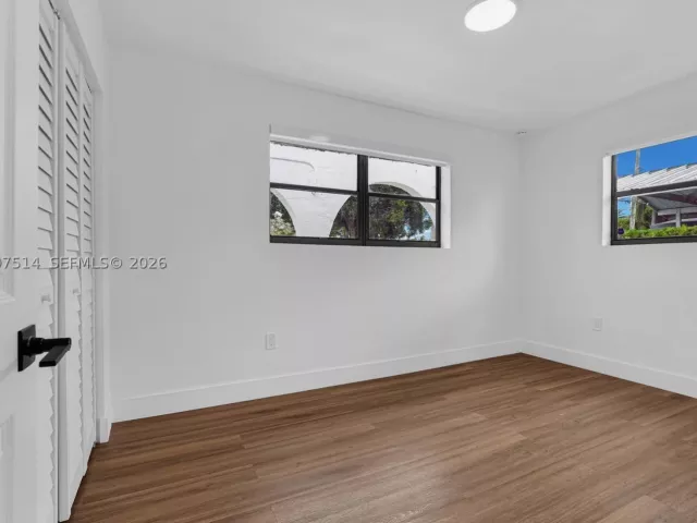 Продажа дома по адресу 2460 NW 175th St - фото 9387346
