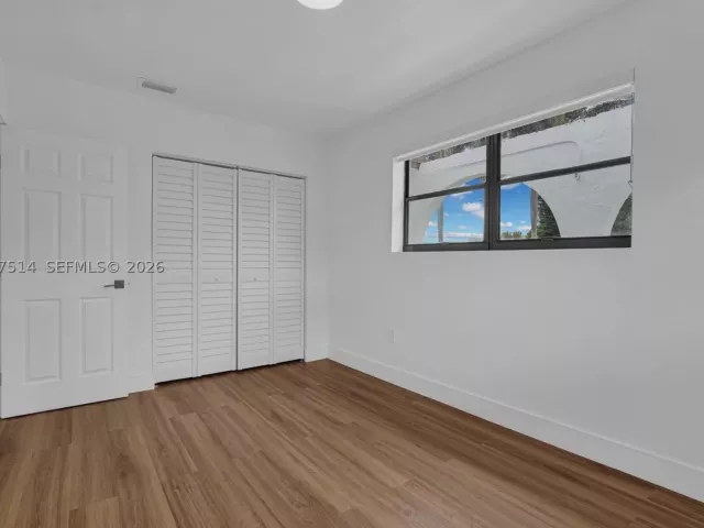 Продажа дома по адресу 2460 NW 175th St - фото 9387348