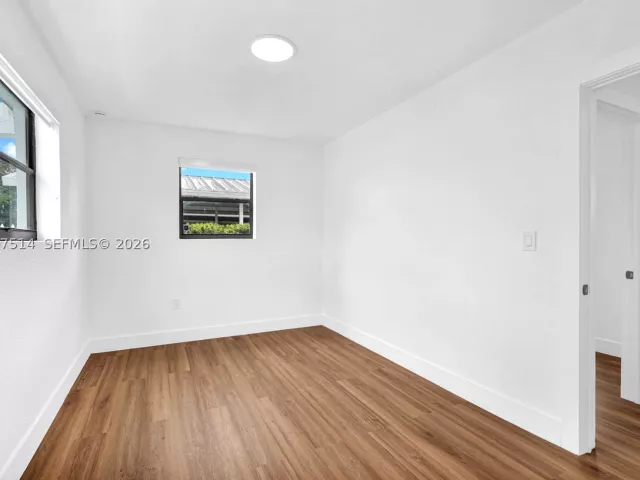 Продажа дома по адресу 2460 NW 175th St - фото 9387349