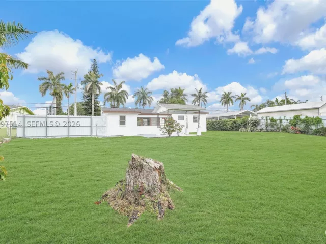 Продажа дома по адресу 2460 NW 175th St - фото 9387353