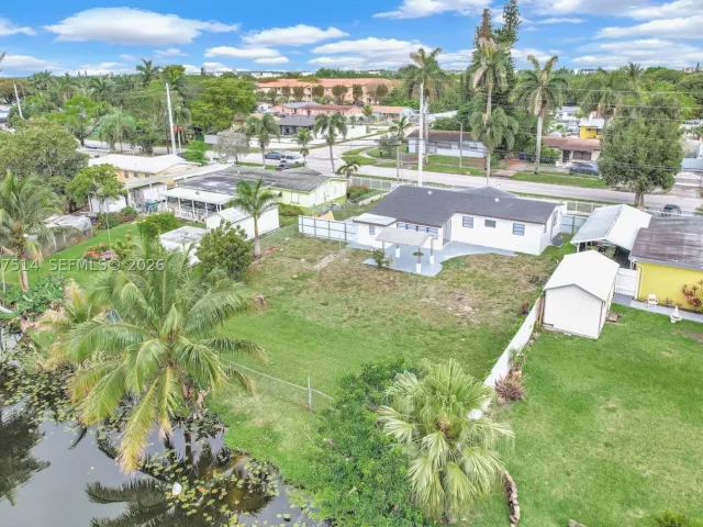 Продажа дома по адресу 2460 NW 175th St - фото 9387356