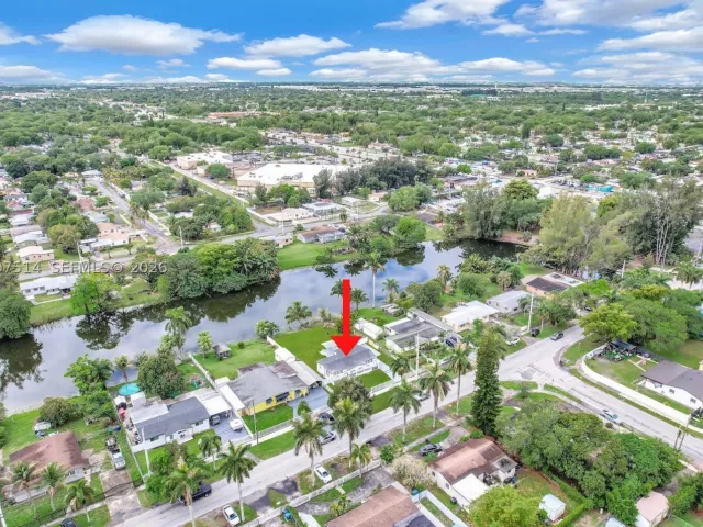 Продажа дома по адресу 2460 NW 175th St - фото 9387359