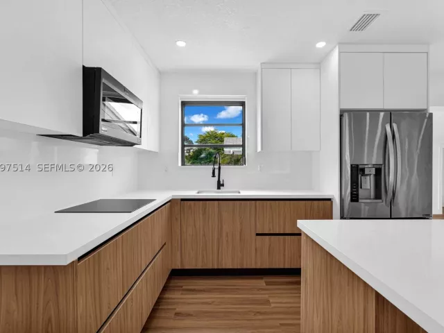 Продажа дома по адресу 2460 NW 175th St - фото 9387341