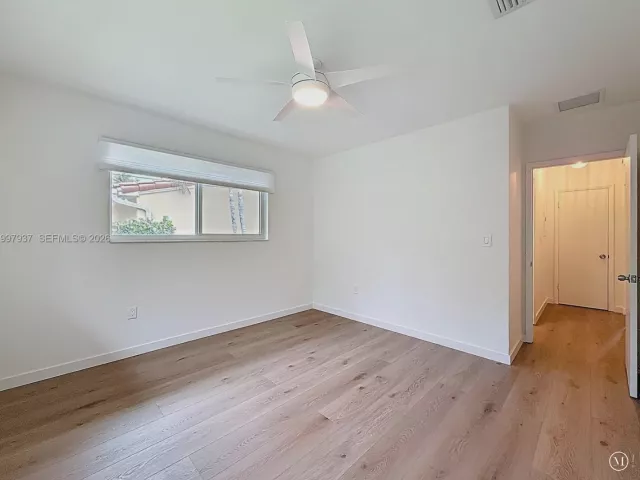 Продажа дома по адресу 323 Velarde Ave - фото 7575810