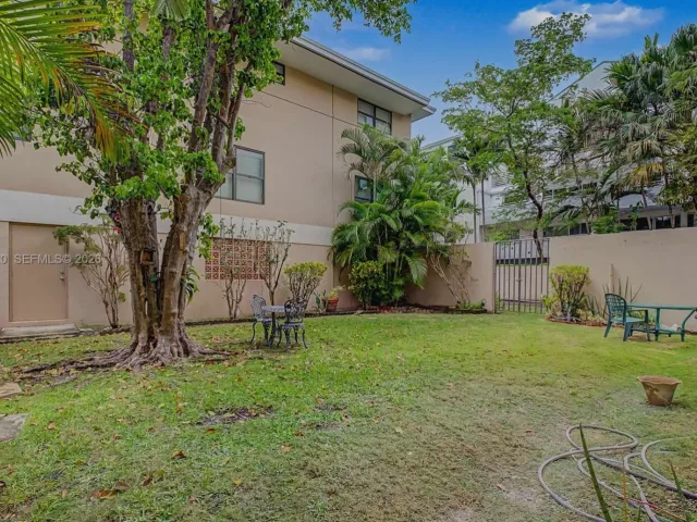 Дом в аренду по адресу 2000 Brickell Ave 2004 - фото 7573020