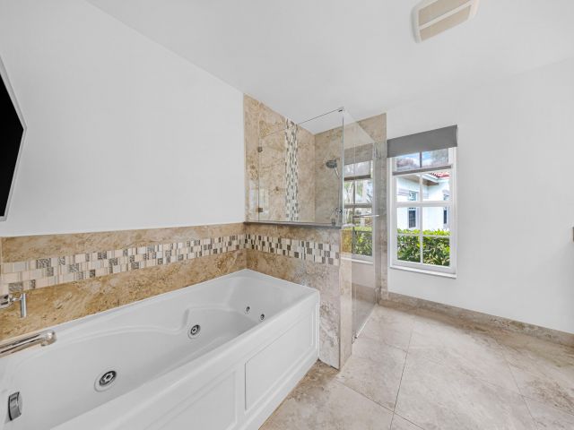 Продажа дома по адресу 3630 Dunes Vista Drive - фото 8063915