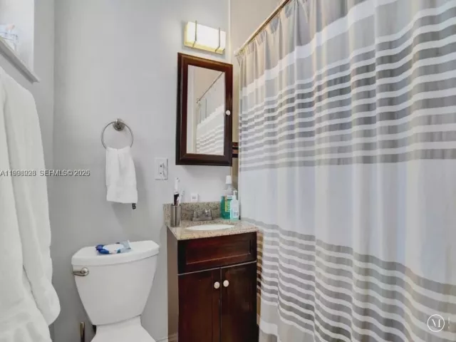 Продажа дома по адресу 6930 SW 12th St - фото 7573354