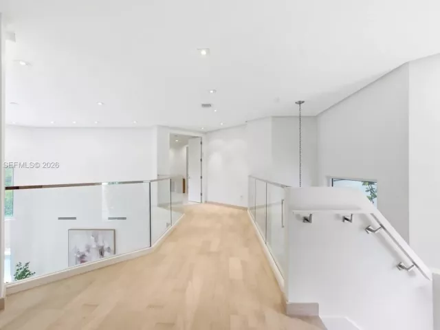 Продажа дома по адресу 3752 NE 199 ST - фото 7573113