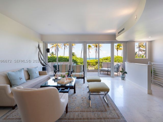 Продажа дома по адресу 201 Crandon Blvd 174 - фото 8665044