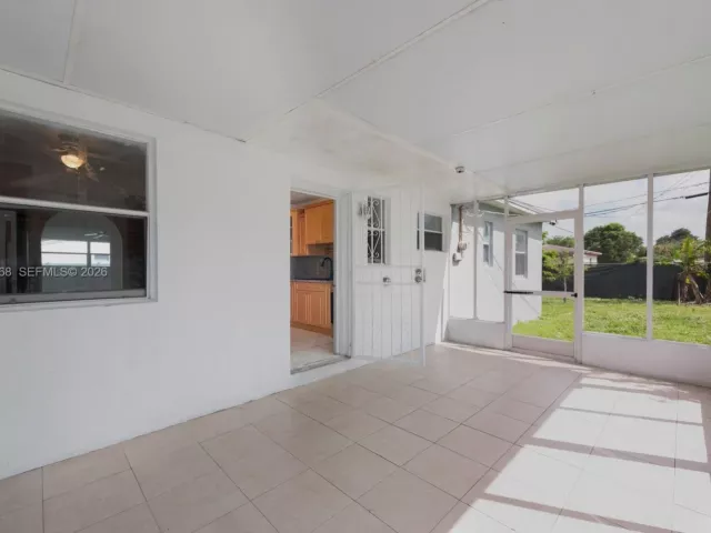 Продажа дома по адресу 580 NW 189th Ter - фото 7579188