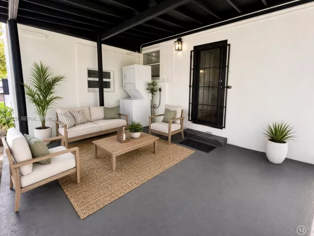 Продажа дома по адресу 736 NW 41st St - фото 7576150