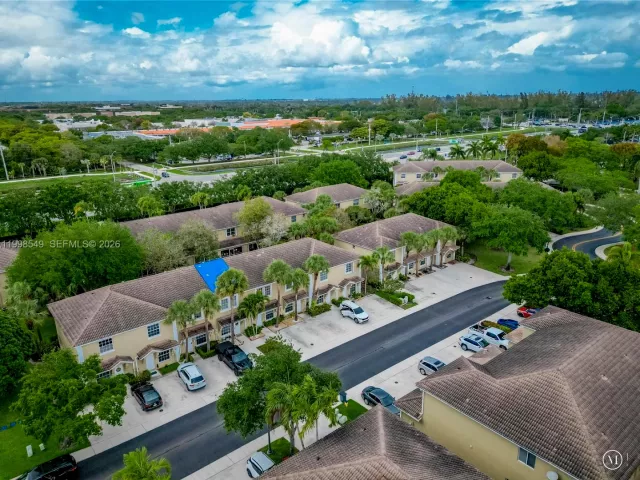 Продажа дома по адресу 365 SW 122nd Ave - фото 7597304