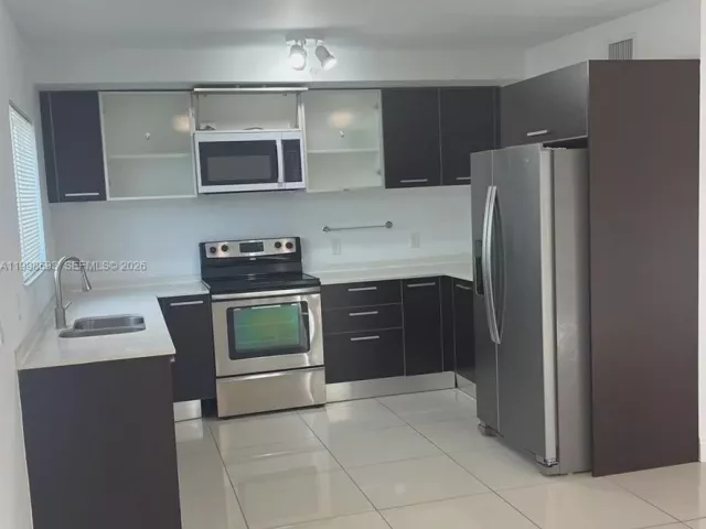 Продажа дома по адресу 826 N 17th Ave - фото 7575830