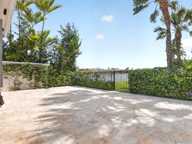 Продажа дома по адресу 17921 Villa Club Way - фото 9034655