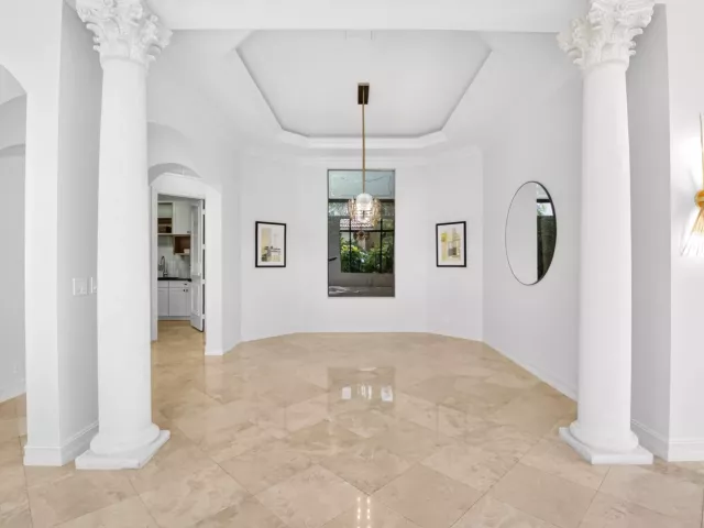 Продажа дома по адресу 17921 Villa Club Way - фото 9034663