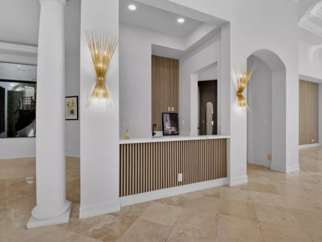 Продажа дома по адресу 17921 Villa Club Way - фото 9034665