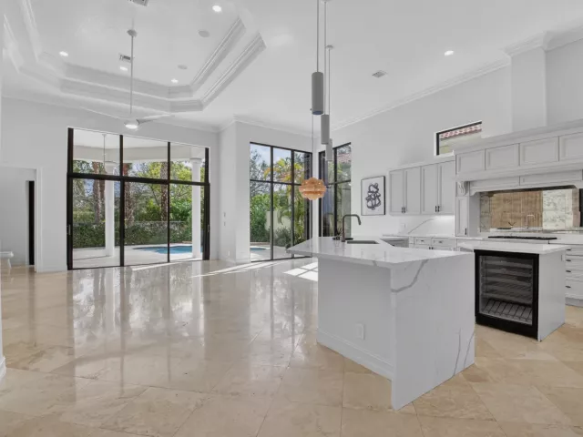 Продажа дома по адресу 17921 Villa Club Way - фото 9034667